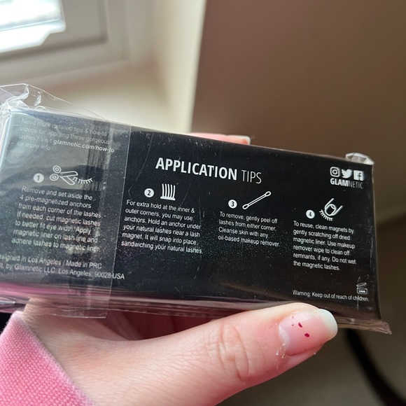 NEW Glamnetic Lashes in Birthday Bish - Picture 2 of 3